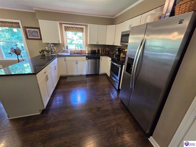 311 Forest Trace, Radcliff, KY 40160