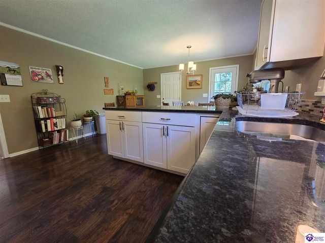 311 Forest Trace, Radcliff, KY 40160