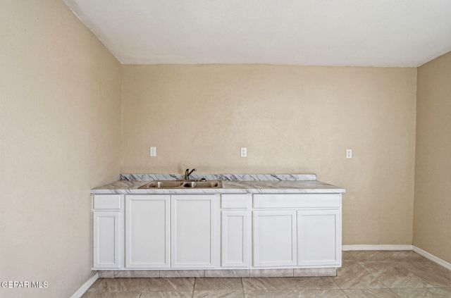 8038 N Desert Boulevard, Canutillo, TX 79835