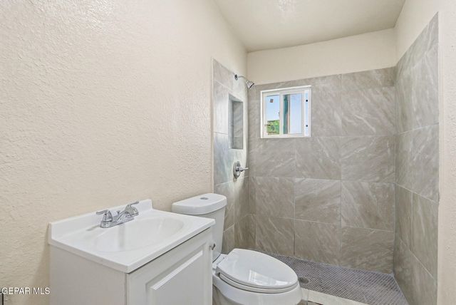 8038 N Desert Boulevard, Canutillo, TX 79835