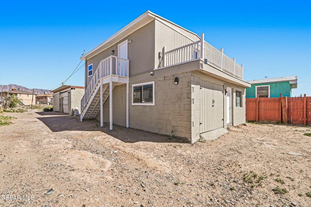 8038 N Desert Boulevard, Canutillo, TX 79835