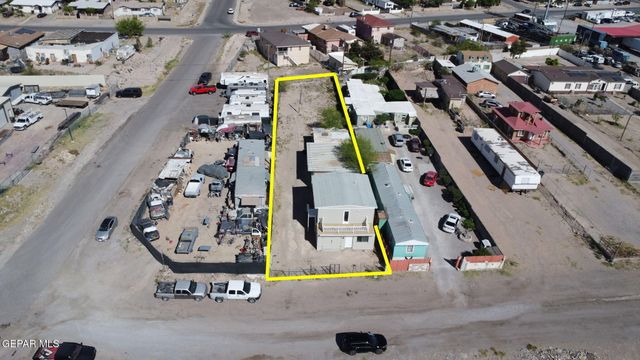 8038 N Desert Boulevard, Canutillo, TX 79835