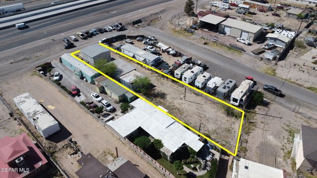 8038 N Desert Boulevard, Canutillo, TX 79835