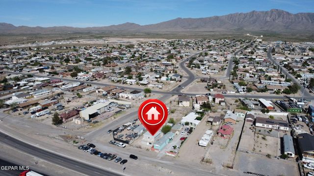 8038 N Desert Boulevard, Canutillo, TX 79835