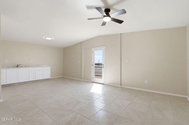 8038 N Desert Boulevard, Canutillo, TX 79835