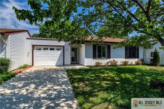 131 Balsam #c Plaza 131C, Monroe, NJ 08831