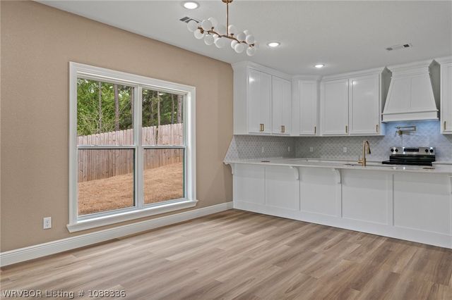 3704 Glen Flora Way, Fort Smith, AR 72908