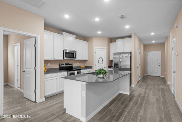 9544 LOVAGE Lane, Jacksonville, FL 32219