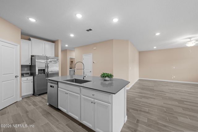 9544 LOVAGE Lane, Jacksonville, FL 32219