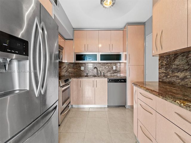 500 Bayview Dr 1421, Sunny Isles Beach, FL 33160