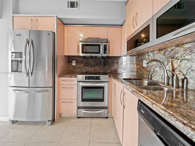 500 Bayview Dr 1421, Sunny Isles Beach, FL 33160