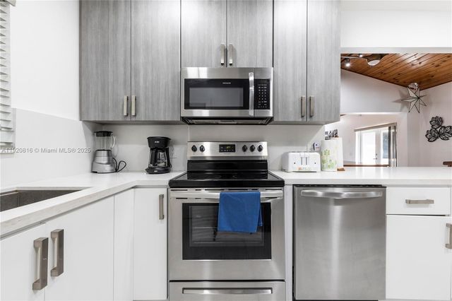 753 NE 81st St, Miami, FL 33138