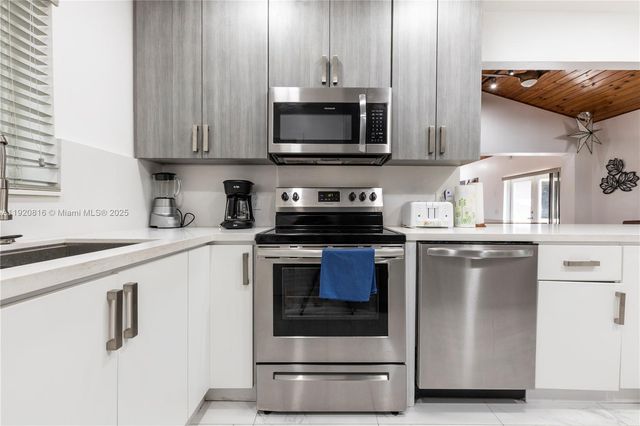 753 NE 81st St, Miami, FL 33138