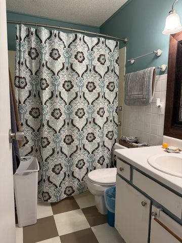 72 Wilshire Heights Dr, Crossville, TN 38558