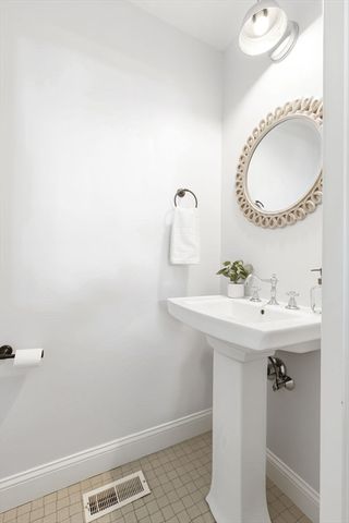 60-62 Maynard St 1, Arlington, MA 02474