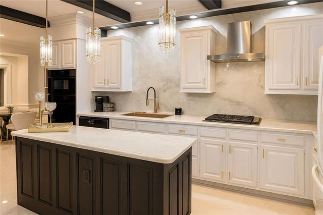 4070 RUNNYMEDE SW Drive, Lilburn, GA 30047