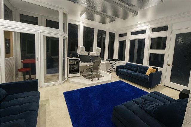 4070 RUNNYMEDE SW Drive, Lilburn, GA 30047