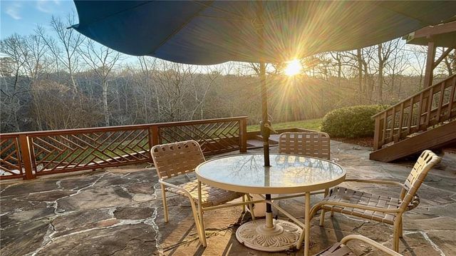 4070 RUNNYMEDE Drive SW, Lilburn, GA 30047