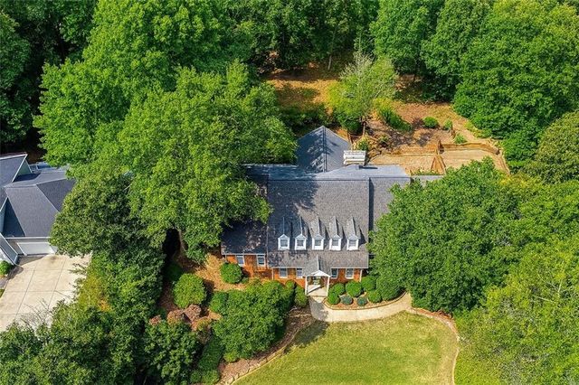4070 RUNNYMEDE Drive SW, Lilburn, GA 30047
