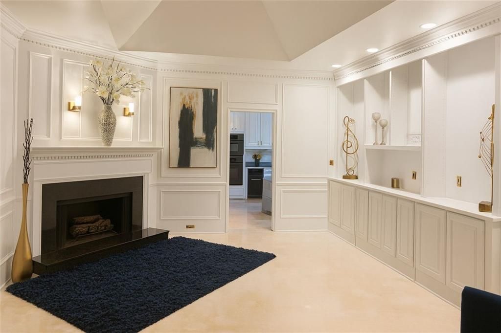 Image 22 of property listing at 4070 RUNNYMEDE Drive SW, Lilburn, GA 30047