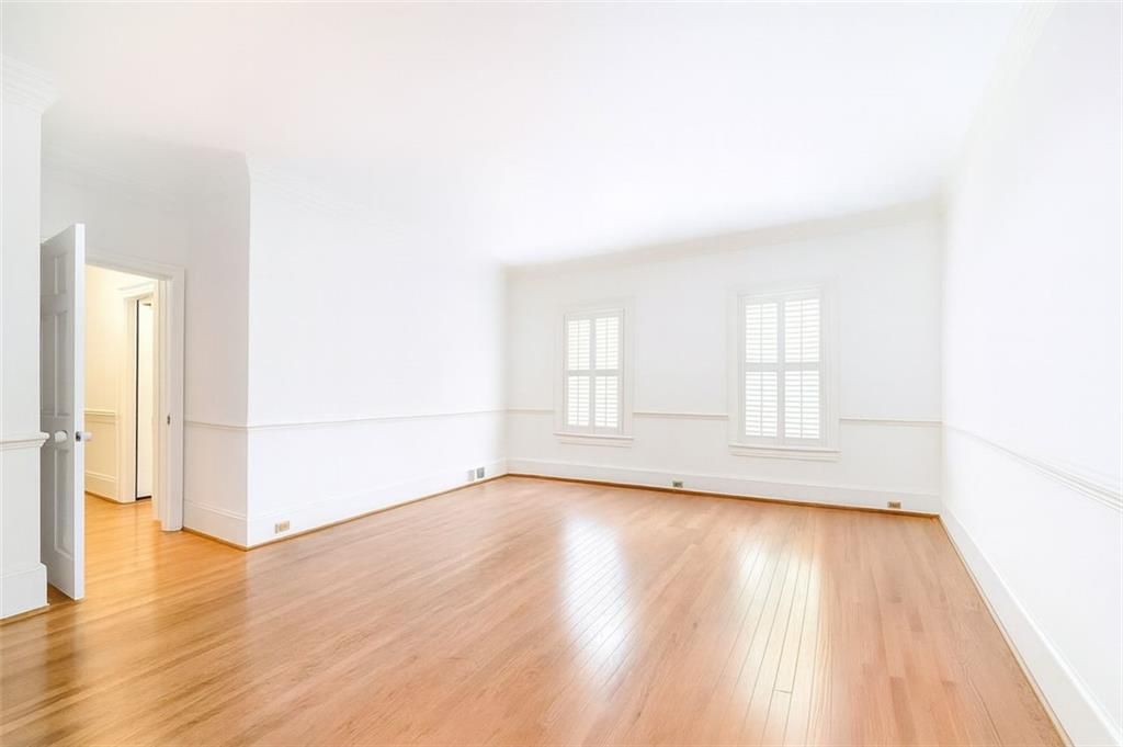 Image 27 of property listing at 4070 RUNNYMEDE Drive SW, Lilburn, GA 30047