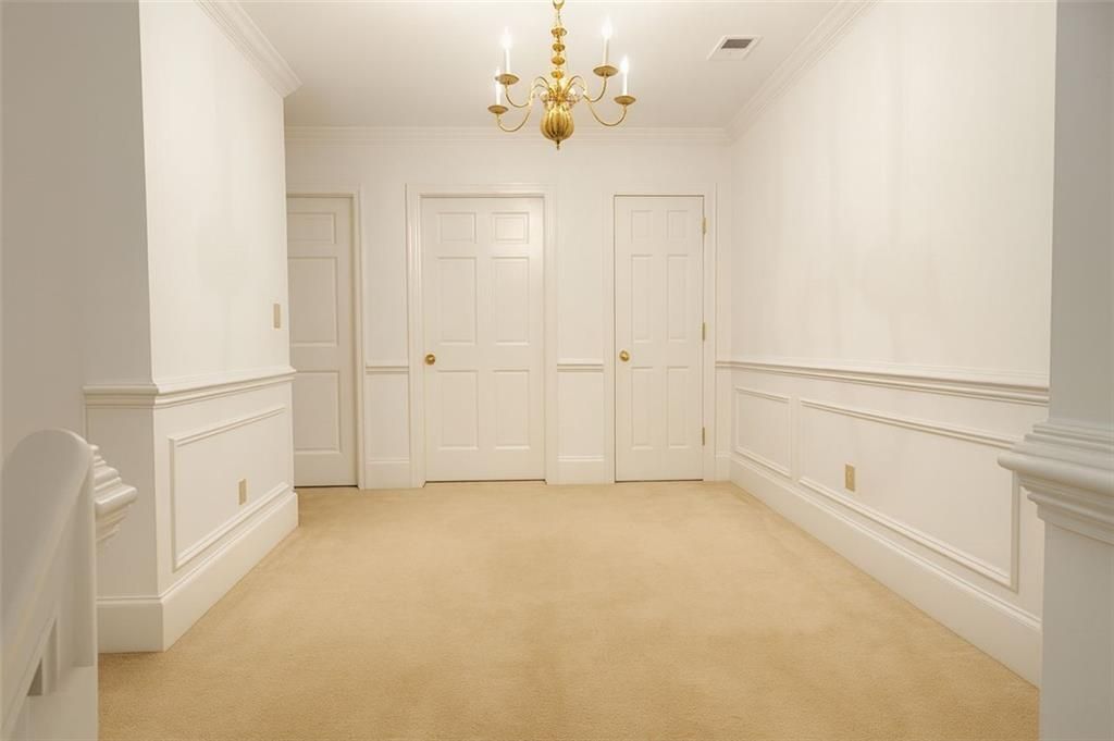 Image 31 of property listing at 4070 RUNNYMEDE Drive SW, Lilburn, GA 30047