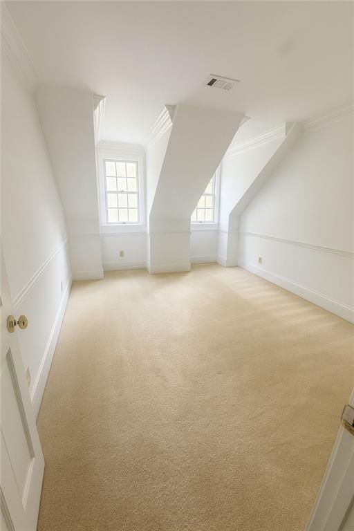 Image 32 of property listing at 4070 RUNNYMEDE Drive SW, Lilburn, GA 30047