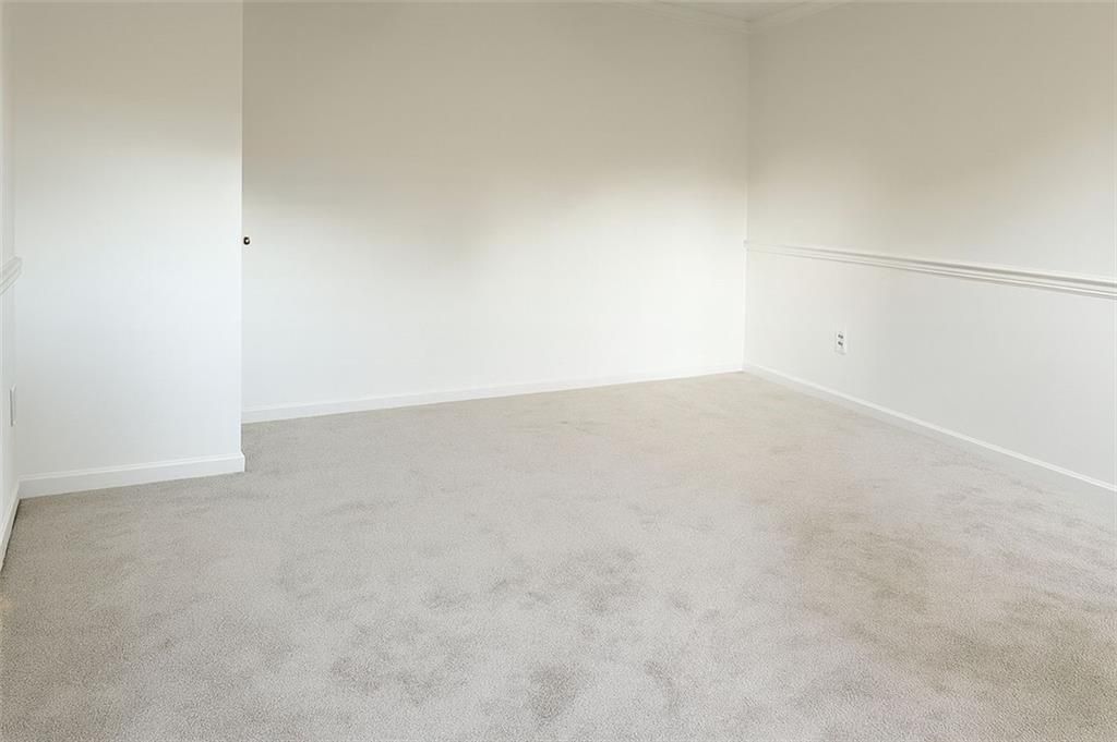 Image 37 of property listing at 4070 RUNNYMEDE Drive SW, Lilburn, GA 30047