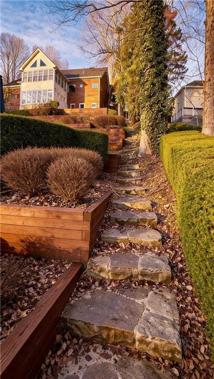 Image 47 of property listing at 4070 RUNNYMEDE Drive SW, Lilburn, GA 30047