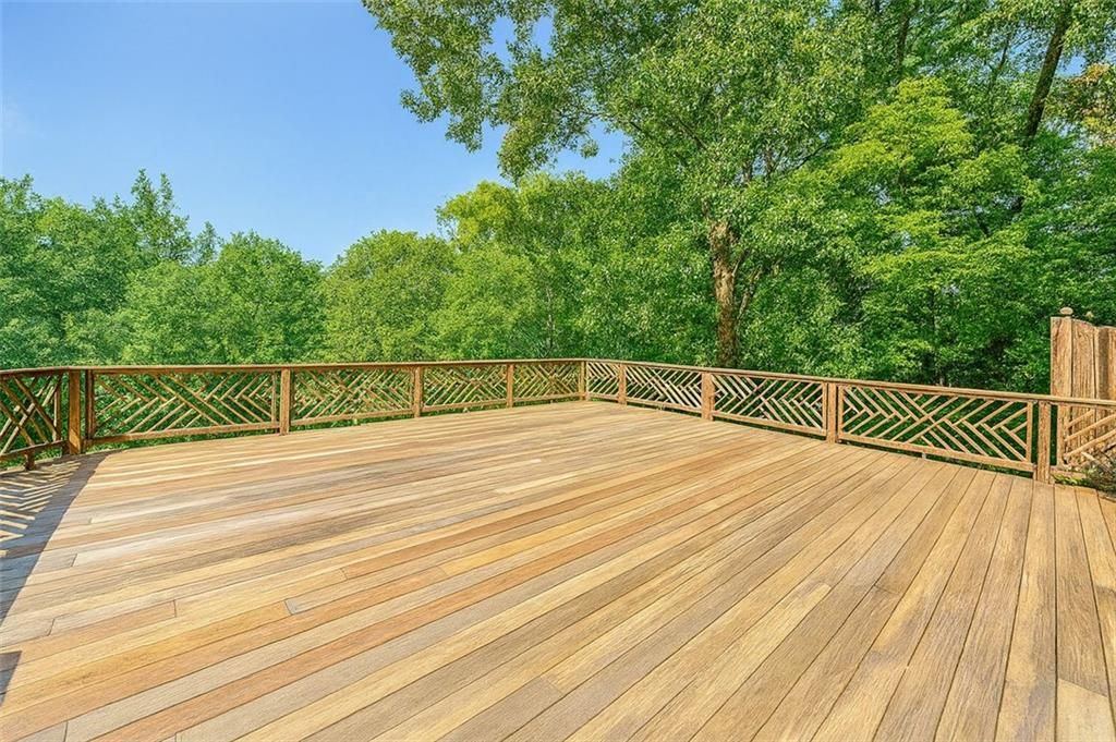 Image 48 of property listing at 4070 RUNNYMEDE Drive SW, Lilburn, GA 30047