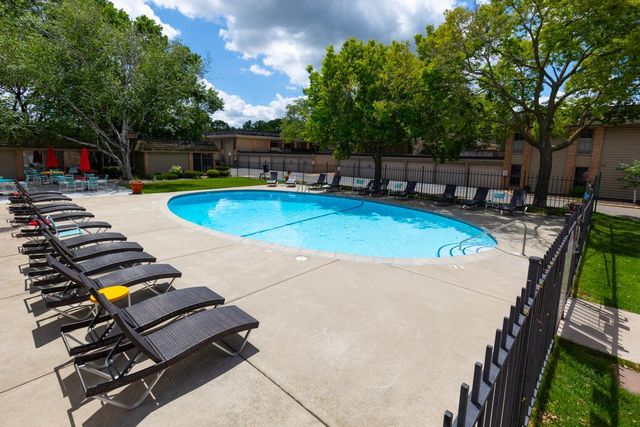 6328 Barrie Road 3K, Edina, MN 55435