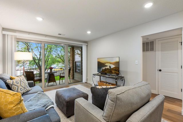 6328 Barrie Road 3K, Edina, MN 55435