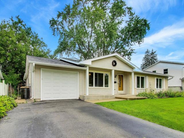 603 Chelmsford Lane, Elk Grove Village, IL 60007