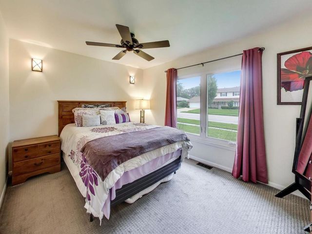 603 Chelmsford Lane, Elk Grove Village, IL 60007