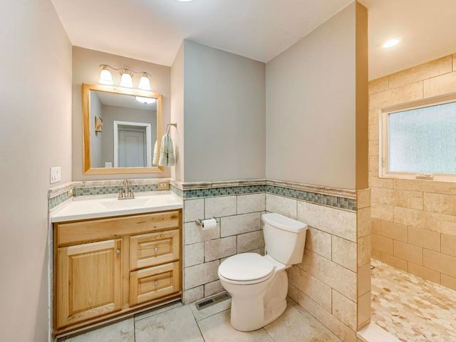 603 Chelmsford Lane, Elk Grove Village, IL 60007