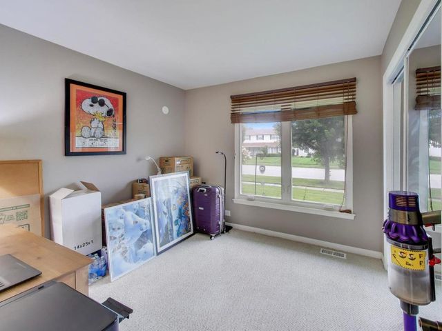 603 Chelmsford Lane, Elk Grove Village, IL 60007