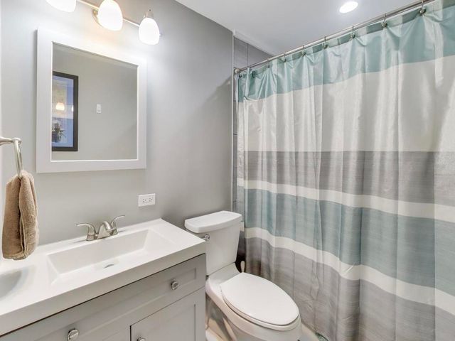603 Chelmsford Lane, Elk Grove Village, IL 60007