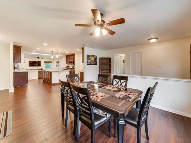 603 Chelmsford Lane, Elk Grove Village, IL 60007