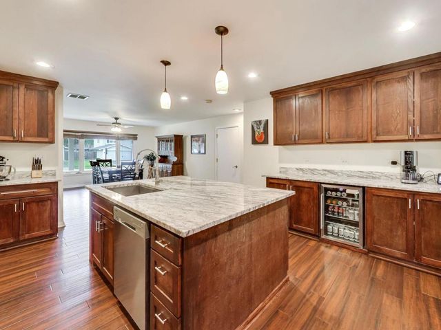 603 Chelmsford Lane, Elk Grove Village, IL 60007
