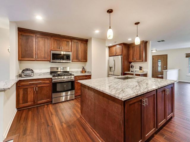 603 Chelmsford Lane, Elk Grove Village, IL 60007