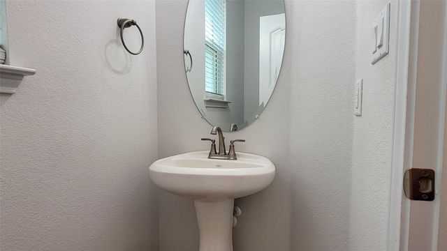 1046 Harwell LOOP, Kyle, TX 78640