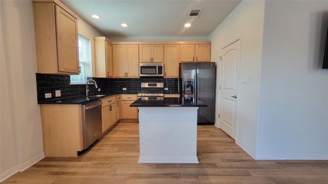 1046 Harwell LOOP, Kyle, TX 78640