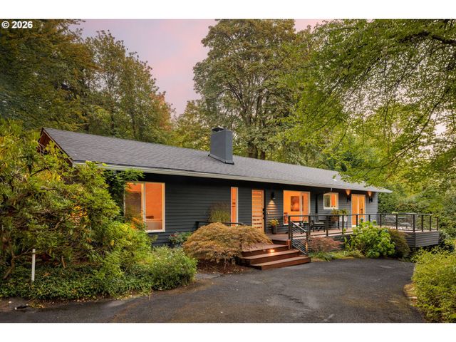 1341 S BUDDINGTON St, Portland, OR 97219