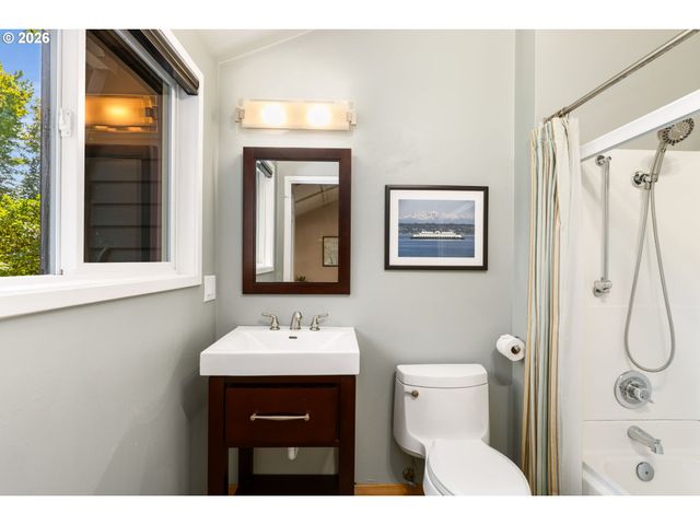 1341 S BUDDINGTON St, Portland, OR 97219