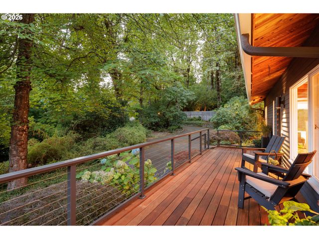 1341 S BUDDINGTON St, Portland, OR 97219