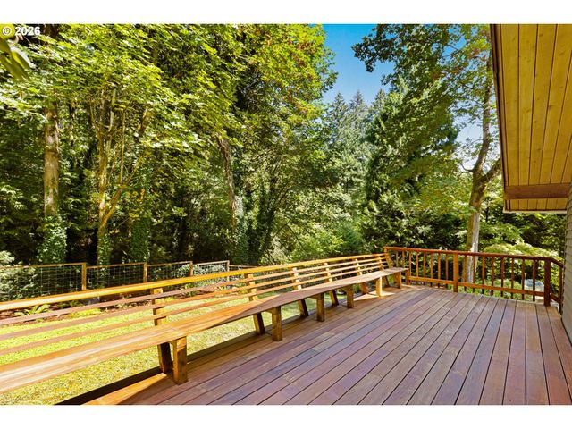 1341 S BUDDINGTON St, Portland, OR 97219