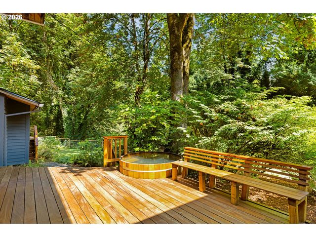 1341 S BUDDINGTON St, Portland, OR 97219