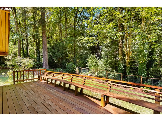 1341 S BUDDINGTON St, Portland, OR 97219