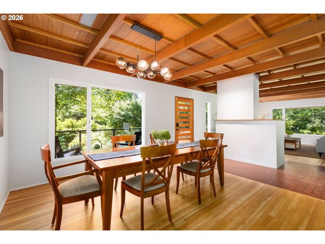 1341 S BUDDINGTON St, Portland, OR 97219