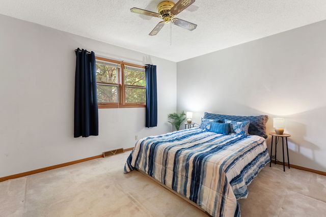 4711 Scott Street, Davenport, IA 52806